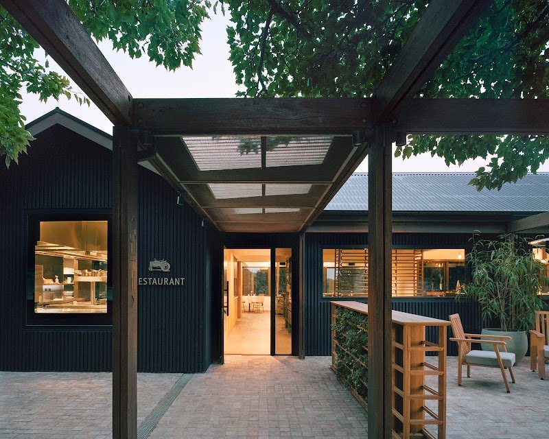 Ten Minutes by Tractor photo 3